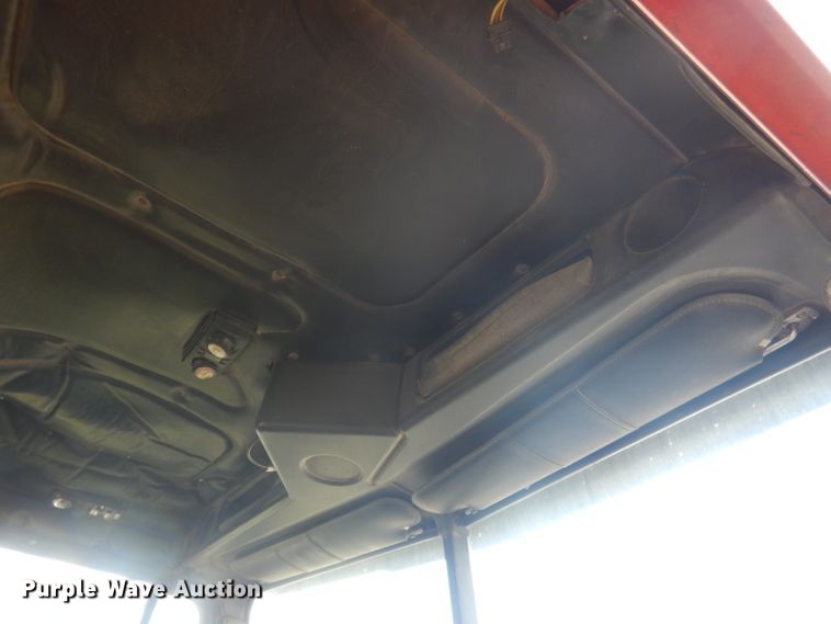 image for item HU9289 2000 Freightliner FLD 120  semi truck