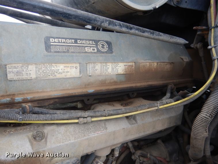 image for item HU9289 2000 Freightliner FLD 120  semi truck