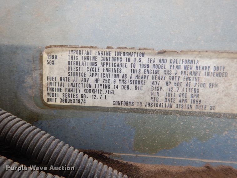 image for item HU9289 2000 Freightliner FLD 120  semi truck