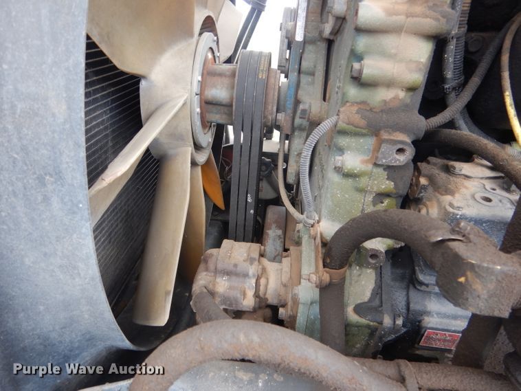 image for item HU9289 2000 Freightliner FLD 120  semi truck