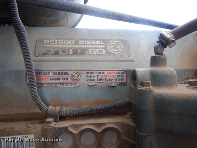 image for item HU9289 2000 Freightliner FLD 120  semi truck