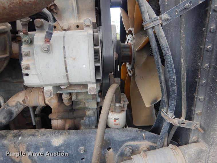 image for item HU9289 2000 Freightliner FLD 120  semi truck