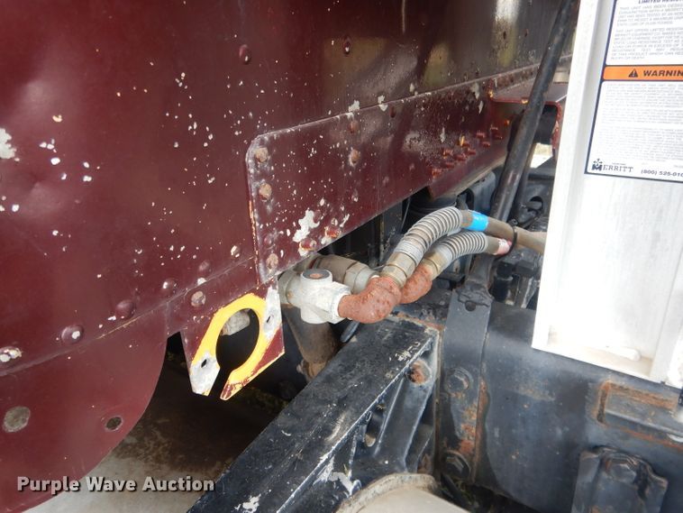 image for item HU9289 2000 Freightliner FLD 120  semi truck