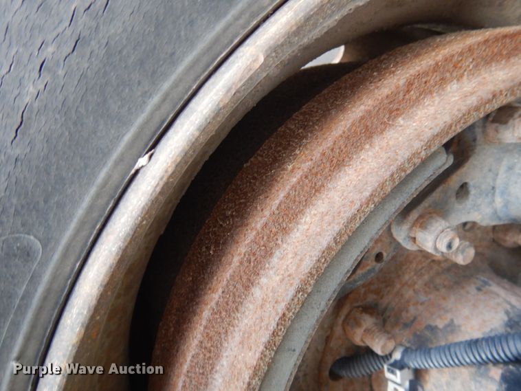 image for item HU9289 2000 Freightliner FLD 120  semi truck