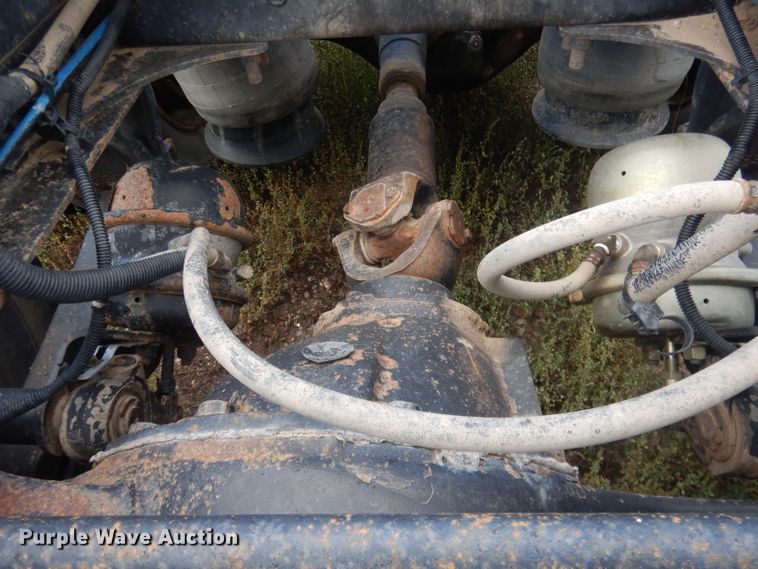 image for item HU9289 2000 Freightliner FLD 120  semi truck