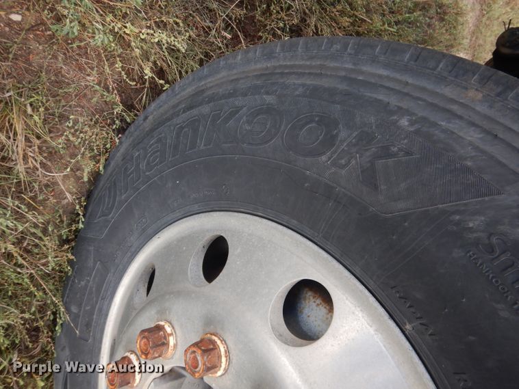 image for item HU9289 2000 Freightliner FLD 120  semi truck