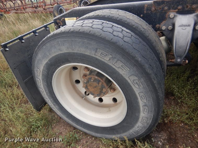 image for item HU9289 2000 Freightliner FLD 120  semi truck