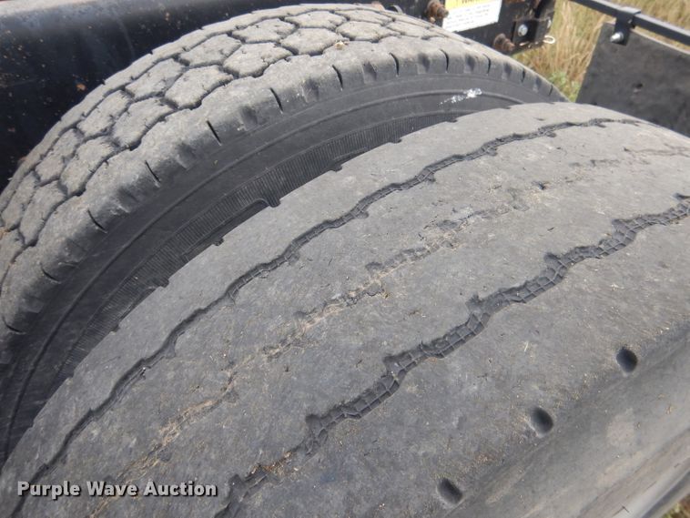 image for item HU9289 2000 Freightliner FLD 120  semi truck