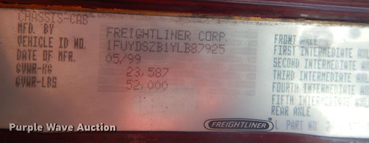 image for item HU9289 2000 Freightliner FLD 120  semi truck