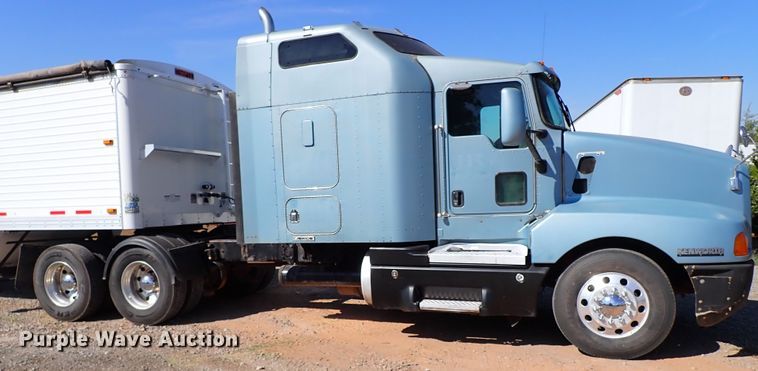 image for item IN9692 2006 Kenworth T600  semi truck