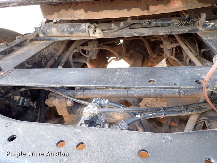 image for item IN9692 2006 Kenworth T600  semi truck