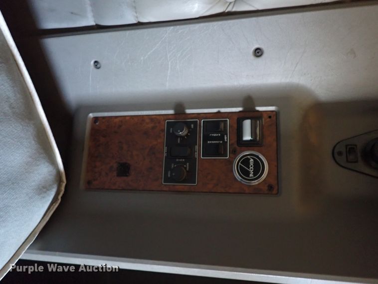 image for item IN9692 2006 Kenworth T600  semi truck