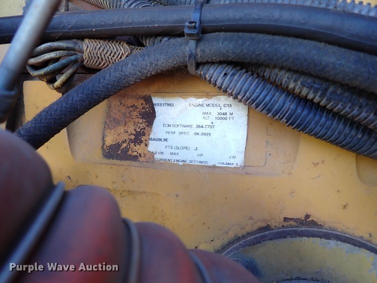 image for item IN9692 2006 Kenworth T600  semi truck