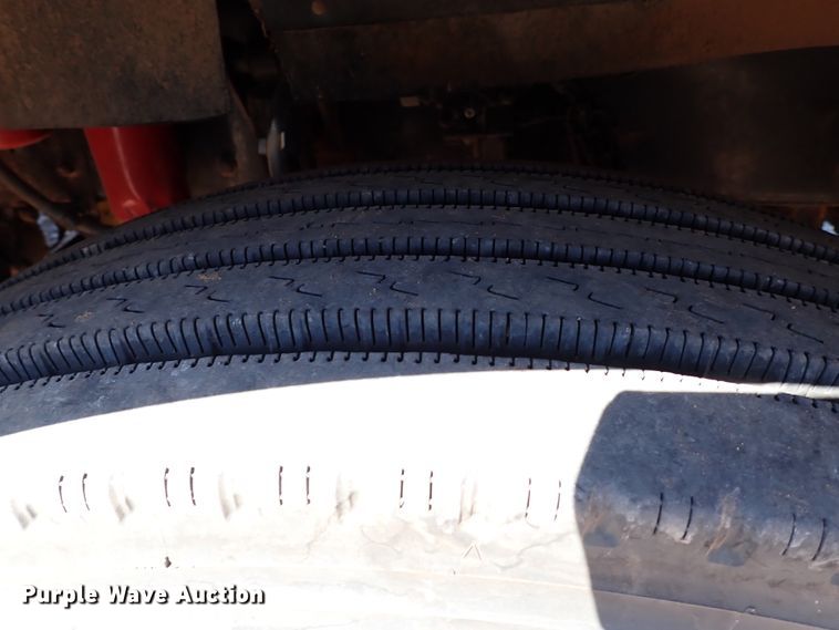 image for item IN9692 2006 Kenworth T600  semi truck