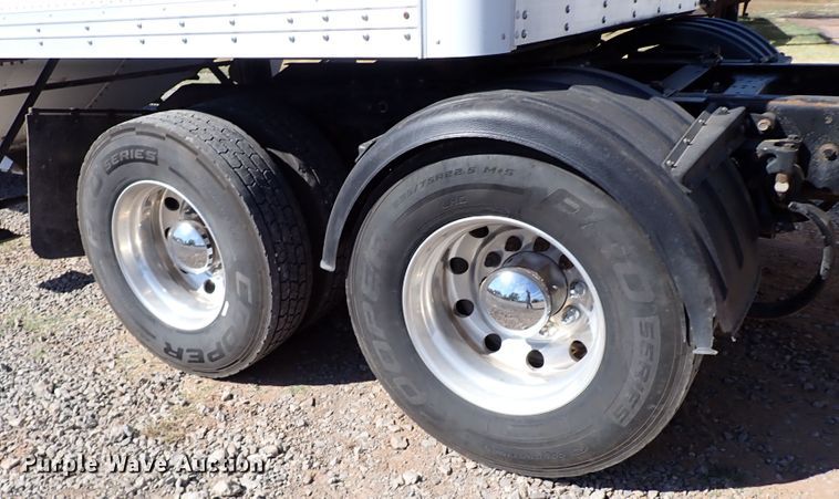 image for item IN9692 2006 Kenworth T600  semi truck