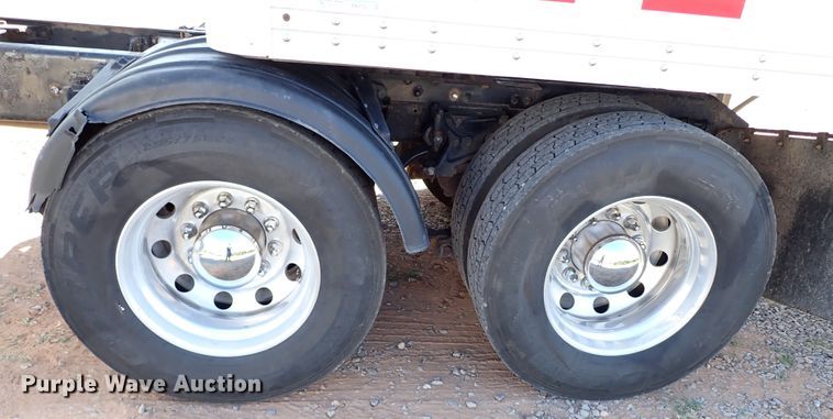 image for item IN9692 2006 Kenworth T600  semi truck