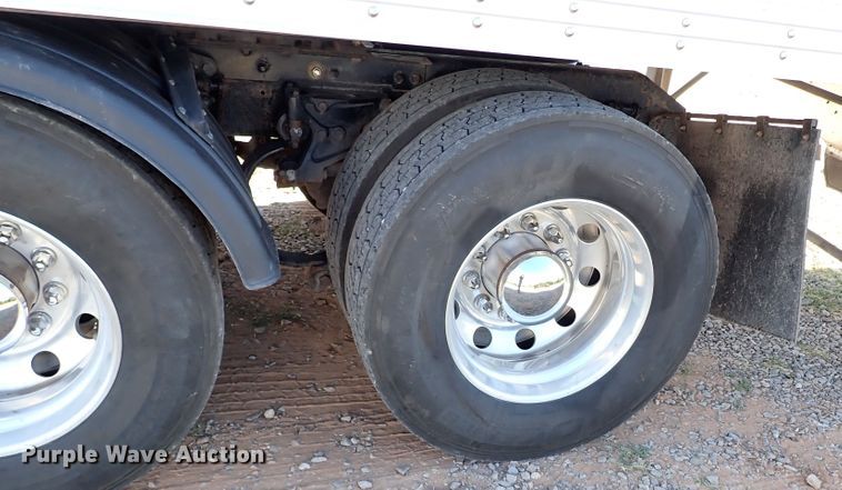 image for item IN9692 2006 Kenworth T600  semi truck