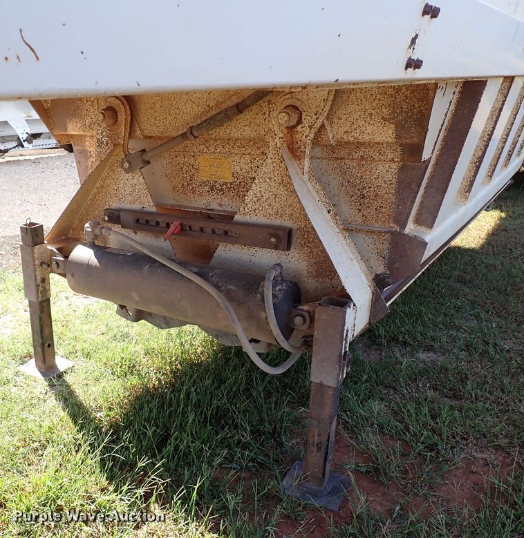 image for item IN9694 2012 CTS BDT-40  bottom dump trailer
