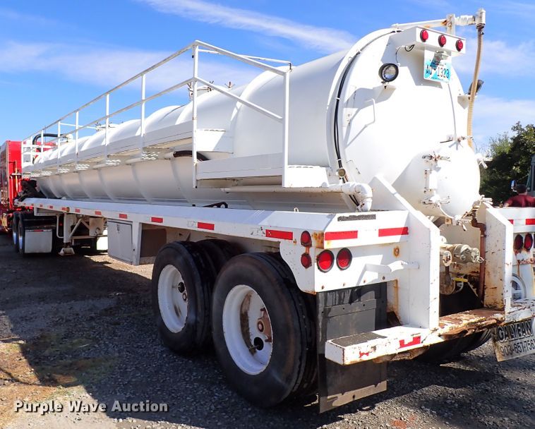 image for item IN9698 2011 Galyean 130BBL  vacuum trailer
