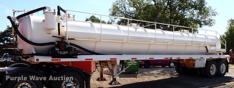 image for item IN9698 2011 Galyean 130BBL  vacuum trailer