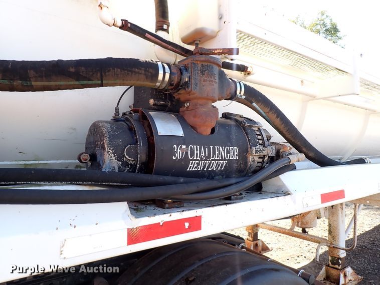 image for item IN9698 2011 Galyean 130BBL  vacuum trailer