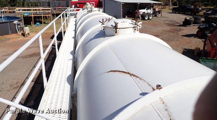 image for item IN9698 2011 Galyean 130BBL  vacuum trailer