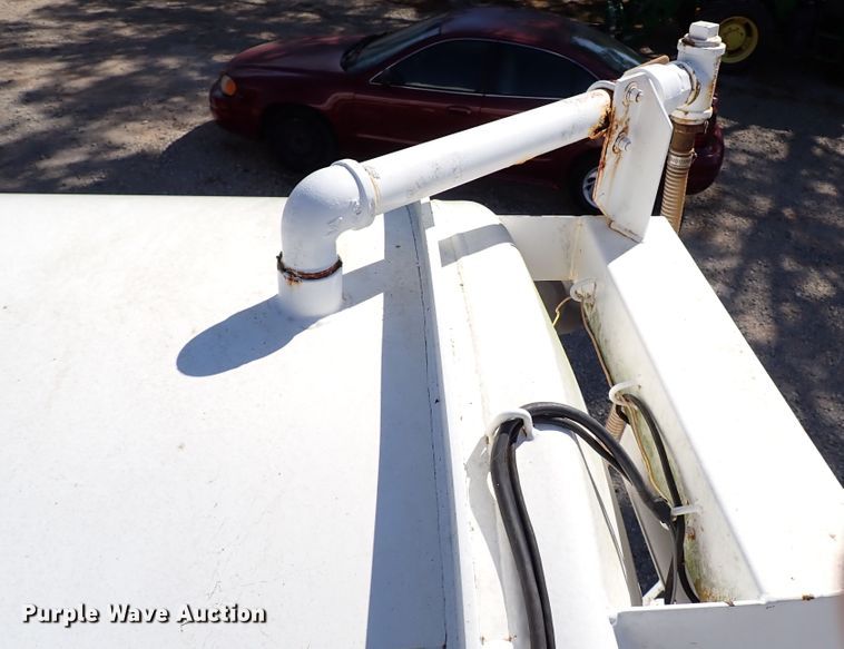 image for item IN9698 2011 Galyean 130BBL  vacuum trailer