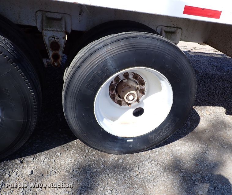 image for item IN9698 2011 Galyean 130BBL  vacuum trailer