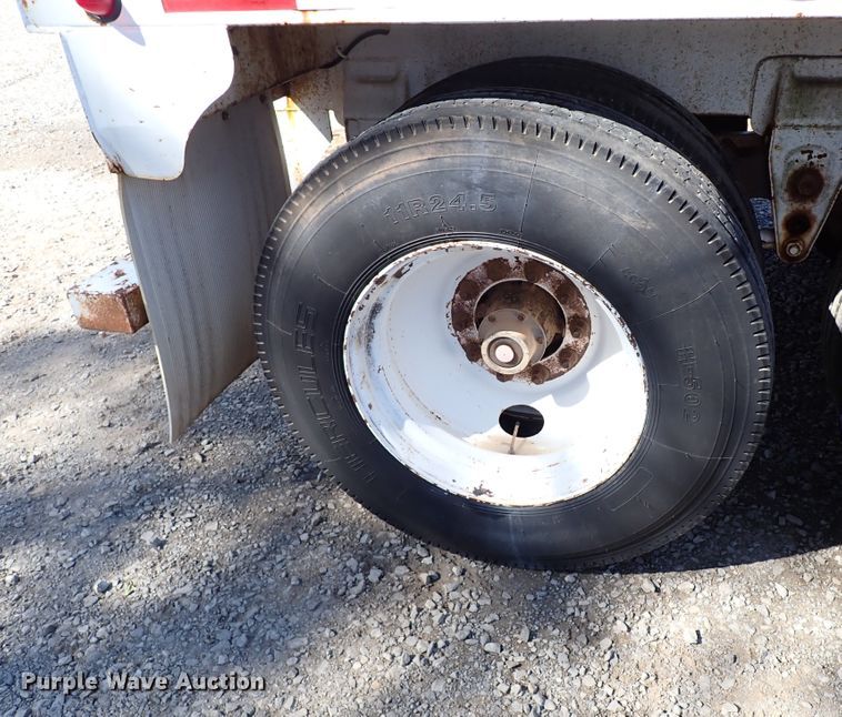 image for item IN9698 2011 Galyean 130BBL  vacuum trailer