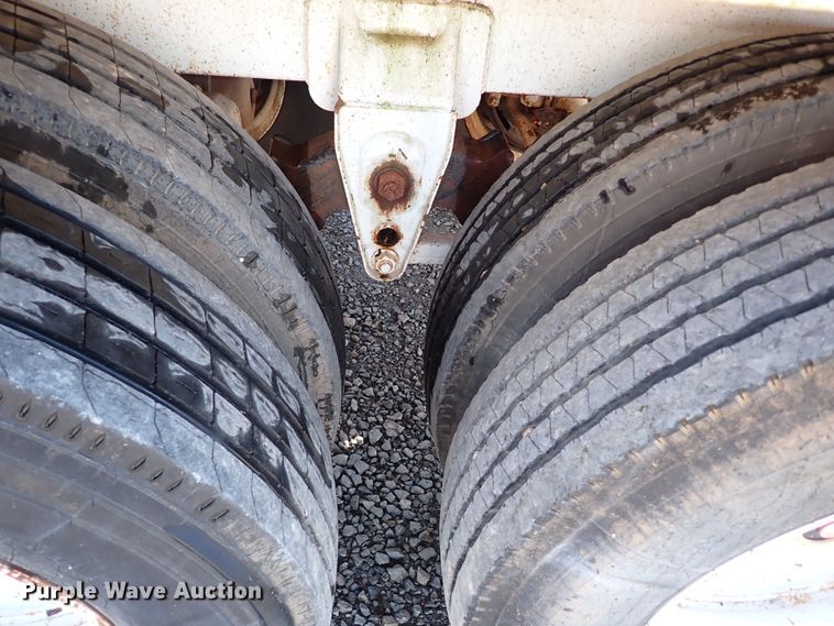 image for item IN9698 2011 Galyean 130BBL  vacuum trailer