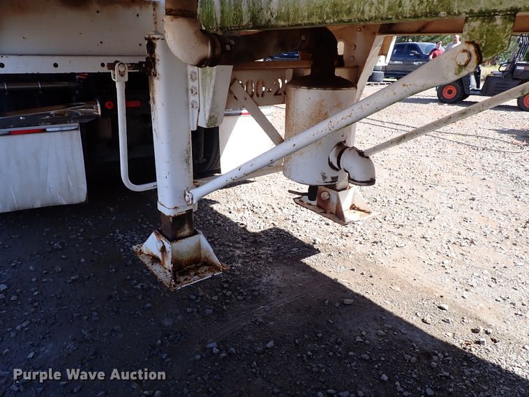 image for item IN9698 2011 Galyean 130BBL  vacuum trailer