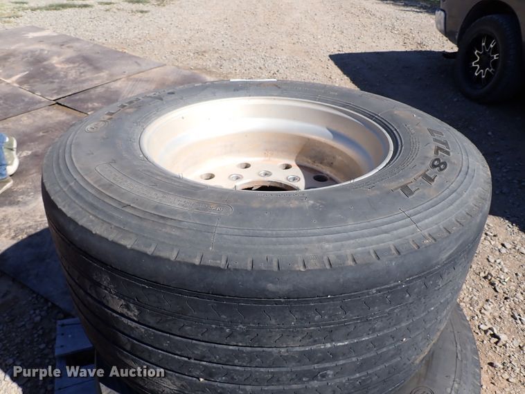 image for item IN9700 (4) 445/50R22.5 tires and wheels