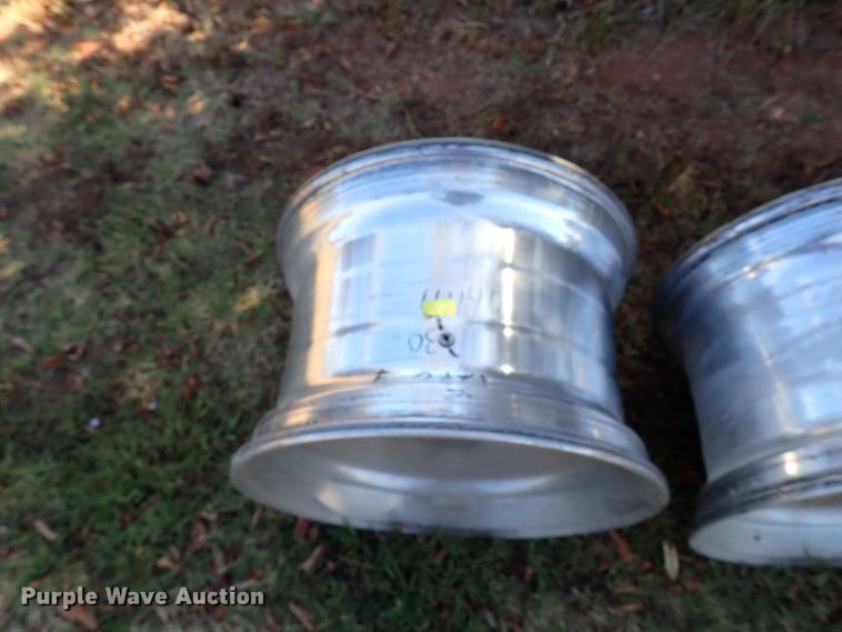 image for item IN9701 Tires and wheels