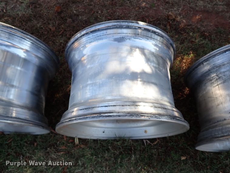 image for item IN9701 Tires and wheels