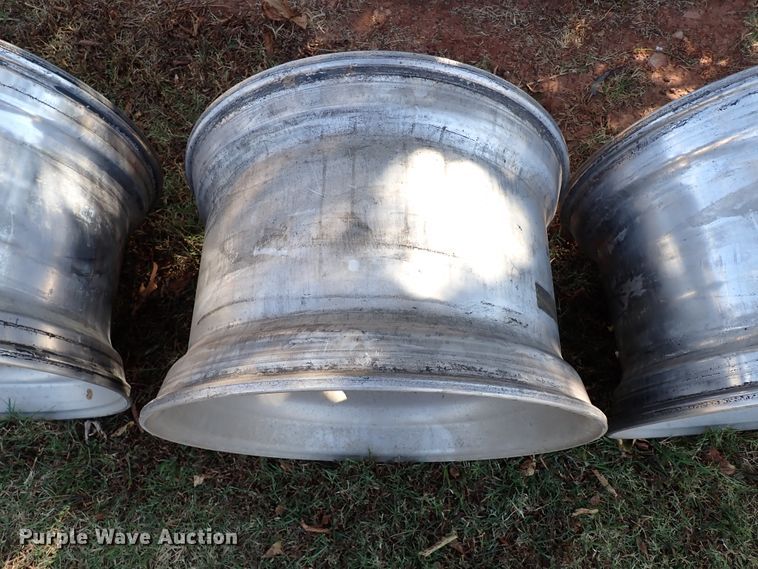 image for item IN9701 Tires and wheels