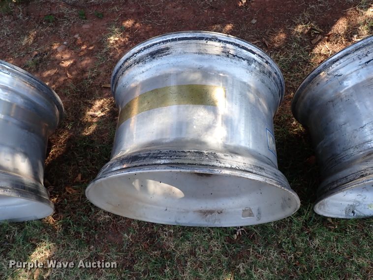 image for item IN9701 Tires and wheels