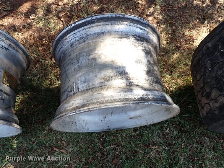 image for item IN9701 Tires and wheels