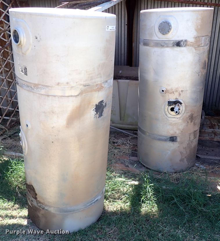 image for item IN9705 (2) Kenworth aluminum fuel tanks