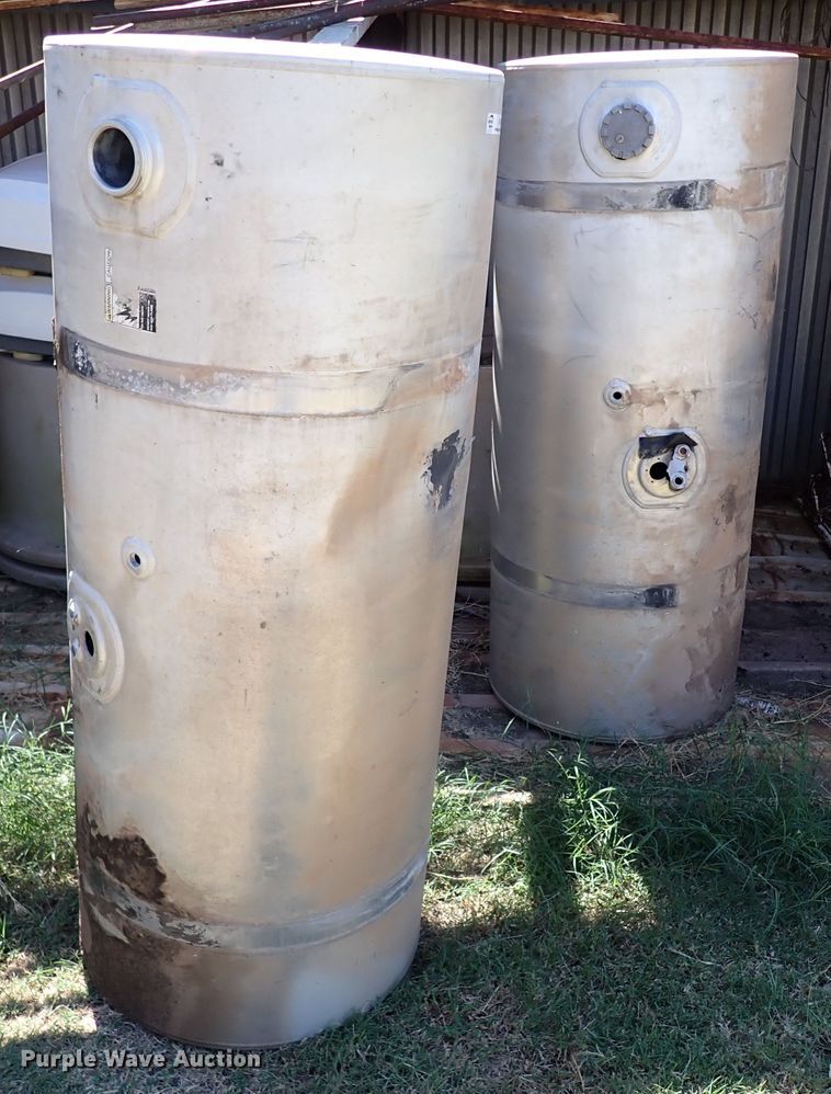 image for item IN9705 (2) Kenworth aluminum fuel tanks