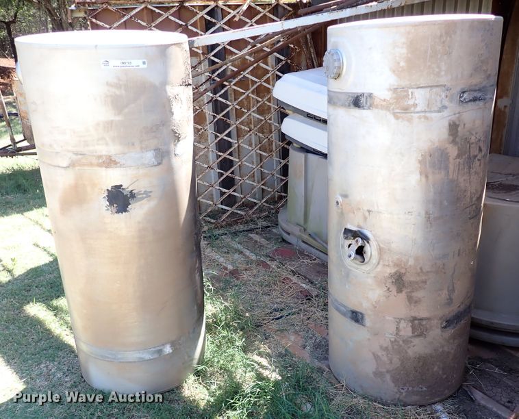 image for item IN9705 (2) Kenworth aluminum fuel tanks