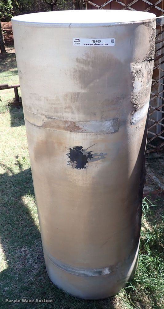 image for item IN9705 (2) Kenworth aluminum fuel tanks