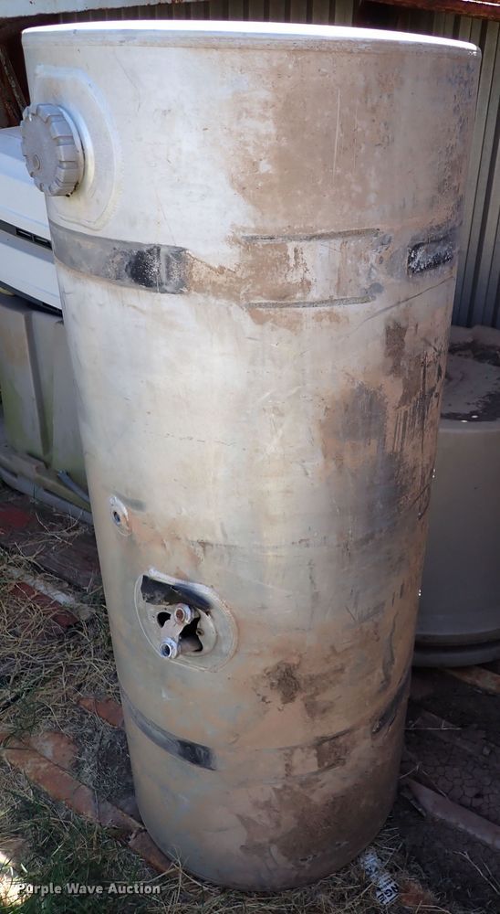 image for item IN9705 (2) Kenworth aluminum fuel tanks