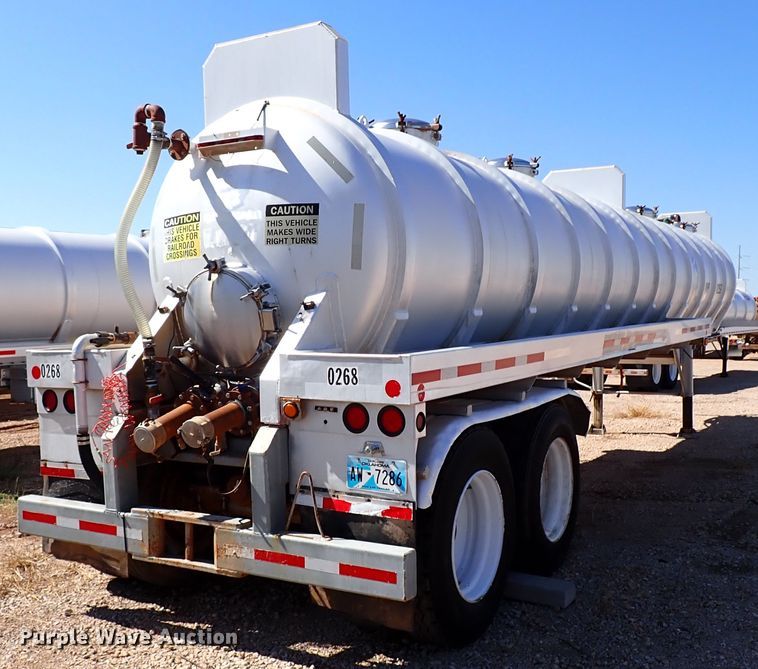 image for item IN9724 2006 Modern Group LLC 150BBL  tank trailer