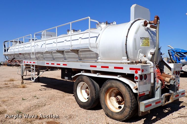 image for item IN9724 2006 Modern Group LLC 150BBL  tank trailer