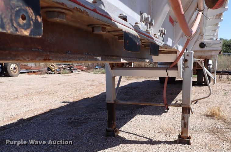 image for item IN9724 2006 Modern Group LLC 150BBL  tank trailer