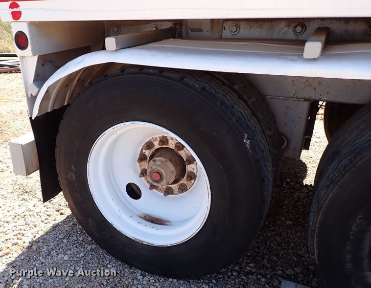 image for item IN9724 2006 Modern Group LLC 150BBL  tank trailer