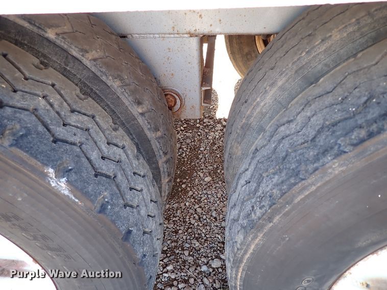 image for item IN9724 2006 Modern Group LLC 150BBL  tank trailer