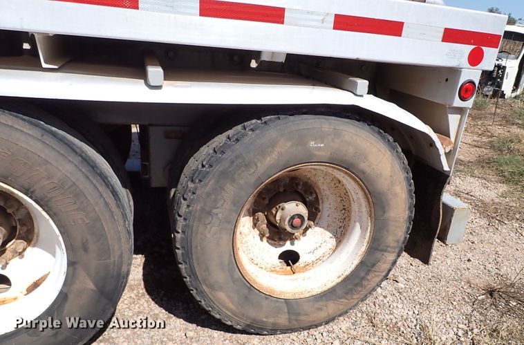 image for item IN9724 2006 Modern Group LLC 150BBL  tank trailer