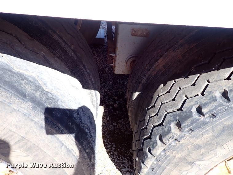 image for item IN9724 2006 Modern Group LLC 150BBL  tank trailer