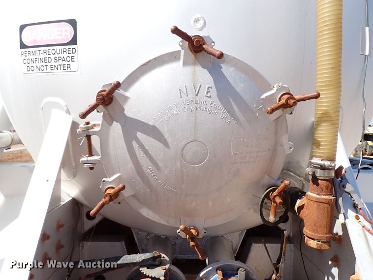 image for item IN9725 2013 Mac LTT Inc  tank trailer